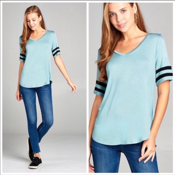 Tops - 💕 ONLY 4 LEFT! V Neck Varsity Top In Mint Green